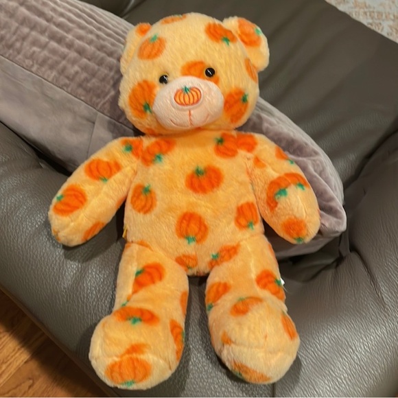 Build-A-Bear pumpkin bundle of six stuffed animals. - Picture 2 of 8
